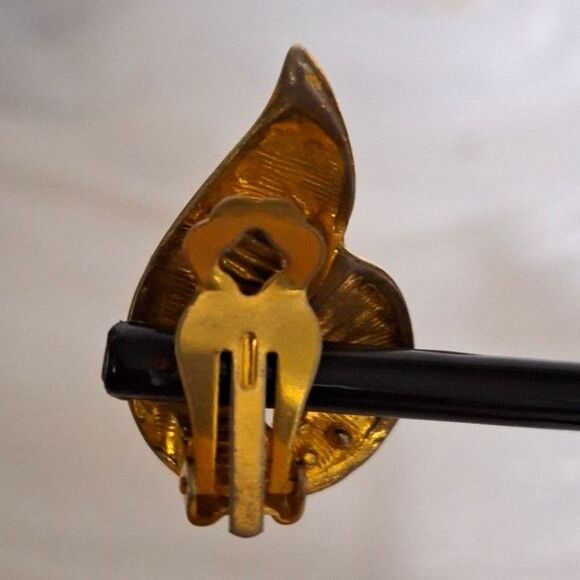 Women's Vintage Clip On Earrings Mid-Century Modern Gold Tone Wavy Swirl - Picture 5 of 9